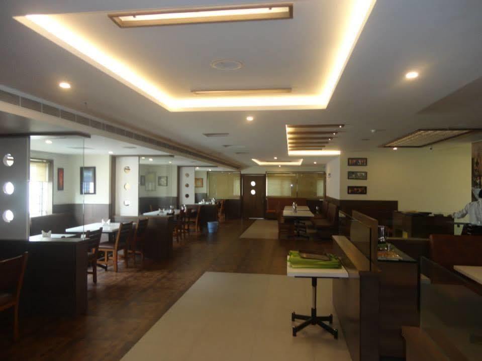 Hotel MMR Gardens Madurai Exterior foto